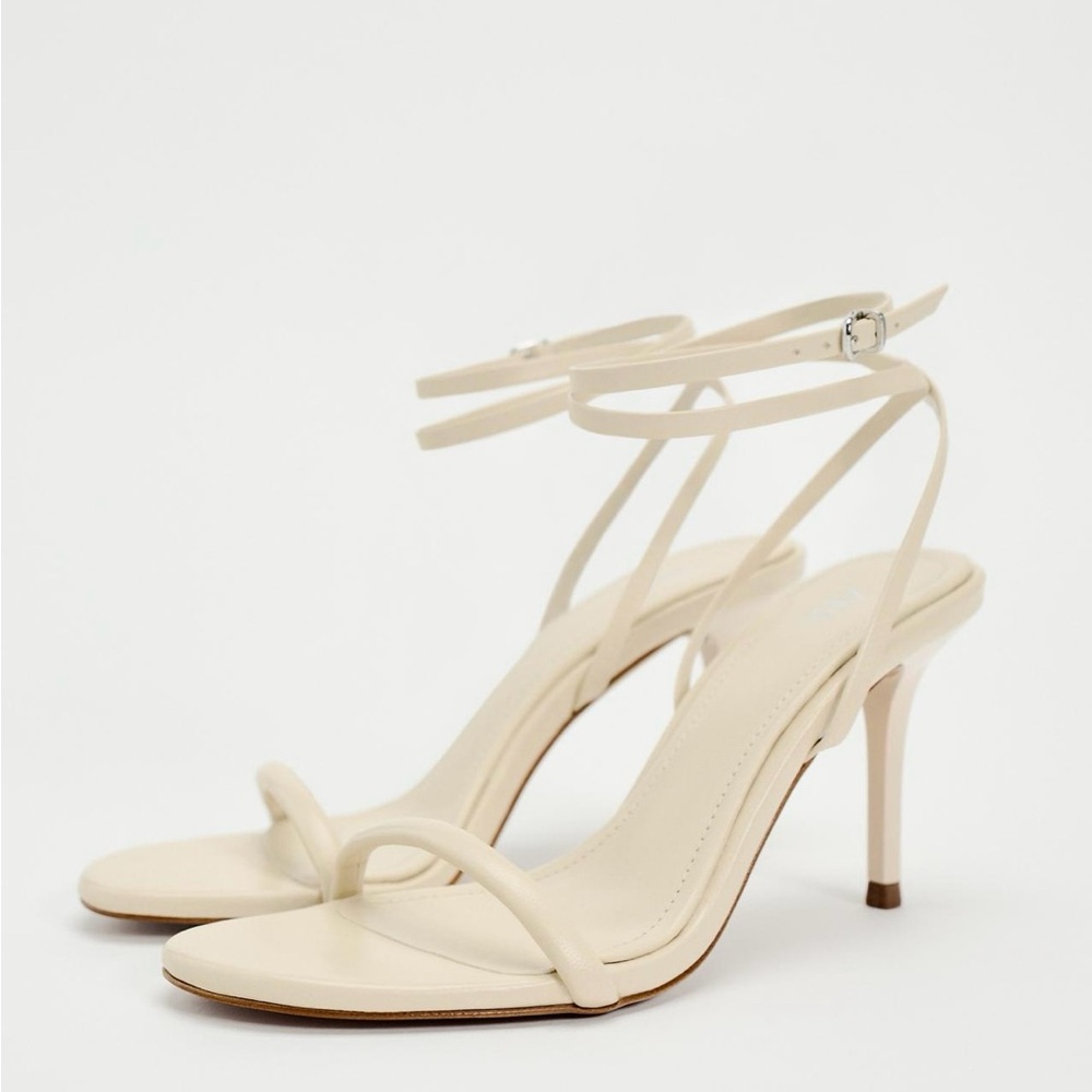 High-heeled tubular strap leather sandals